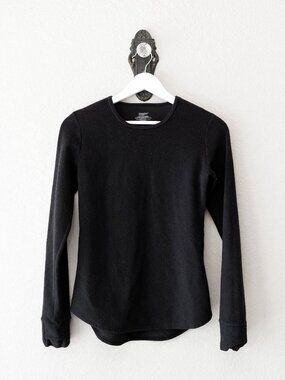 Climate Right Cuddl Duds Black Top Womens Small Long Sleeve Thumbhole Stretch